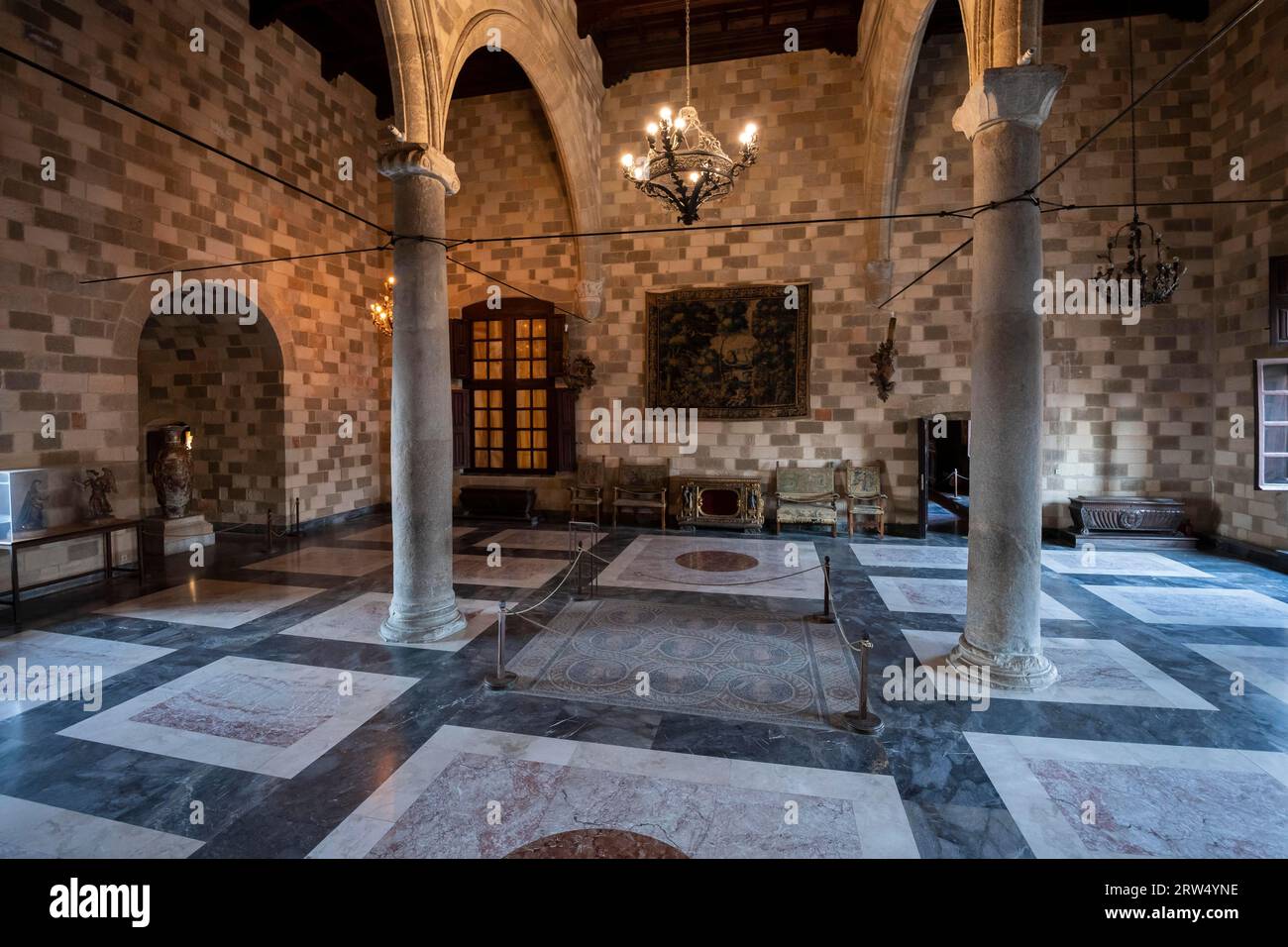 Inneneinrichtung mit Mosaikboden, Großmeisterpalast, erbaut im 14. Jahrhundert vom Johnniten-Orden, Festung und Palast für den Großmeister, UNESCO Stockfoto