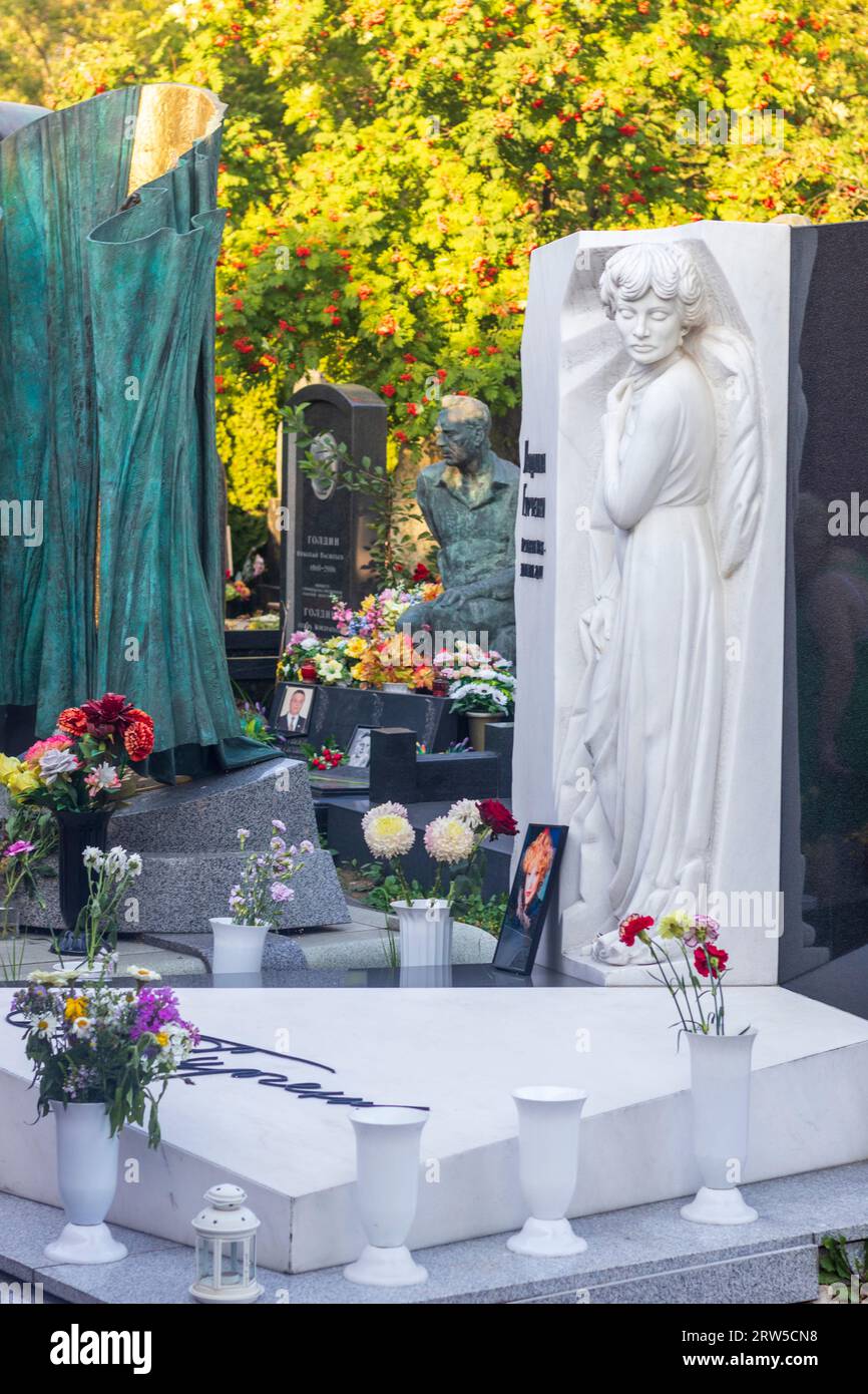 Moskau, Russland - 08.06.2023 - Gedenkstätte für die berühmte sowjetische Schauspielerin Lydmila Gurchenko auf dem nowodewitschisch-Friedhof Stockfoto