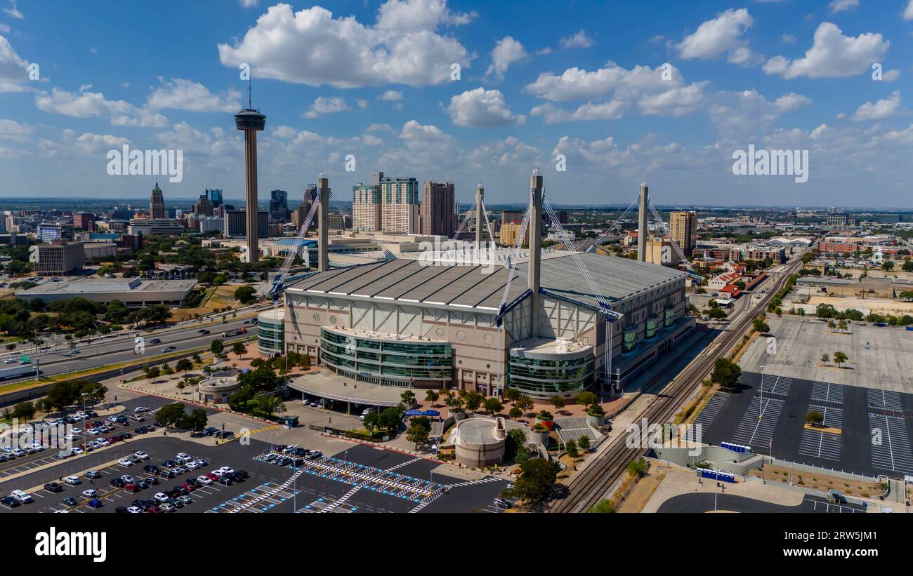 San Antonio, TX, USA. September 2023. 14. September 2023-San Antonio, TX: Luftaufnahme des Alamodome in San Antonio, Texas. Der Alamodome ist die Heimat der NBA San Antonio Spurs. (Bild: © Walter G Arce SR Grindstone Medi/ASP) NUR REDAKTIONELLE VERWENDUNG! Nicht für kommerzielle ZWECKE! Stockfoto