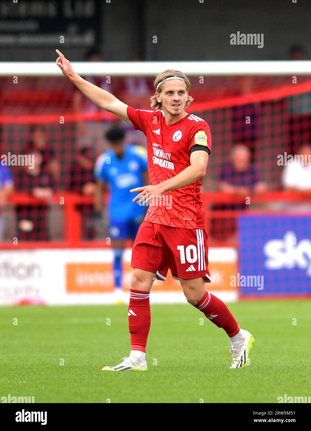 Ronan Darcy von Crawley während des Sky Bet EFL League Two Matches zwischen Crawley Town und Tranmere Rovers im Broadfield Stadium, Crawley, UK - 16. September 2023 Foto Simon Dack / Telephoto Images nur redaktionell verwendbar. Kein Merchandising. Für Football Images gelten die FA- und Premier League-Einschränkungen, einschließlich keine Nutzung des Internets/Mobilgeräts ohne FAPL-Lizenz. Für weitere Informationen wenden Sie sich bitte an Football Dataco Stockfoto