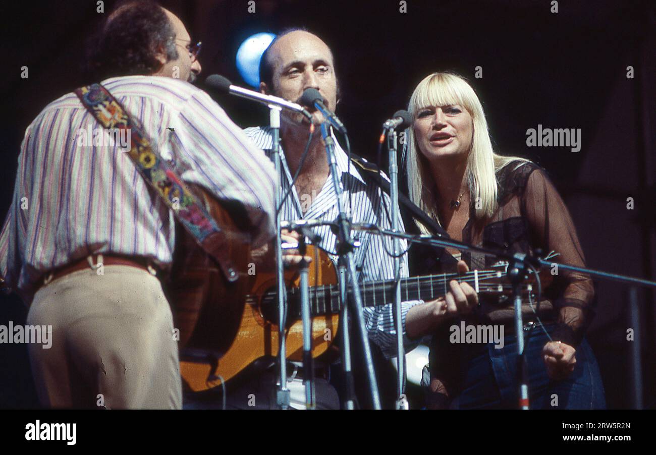 Peter, Paul und Mary treten 1978 live im Central Park in New York auf. Stockfoto