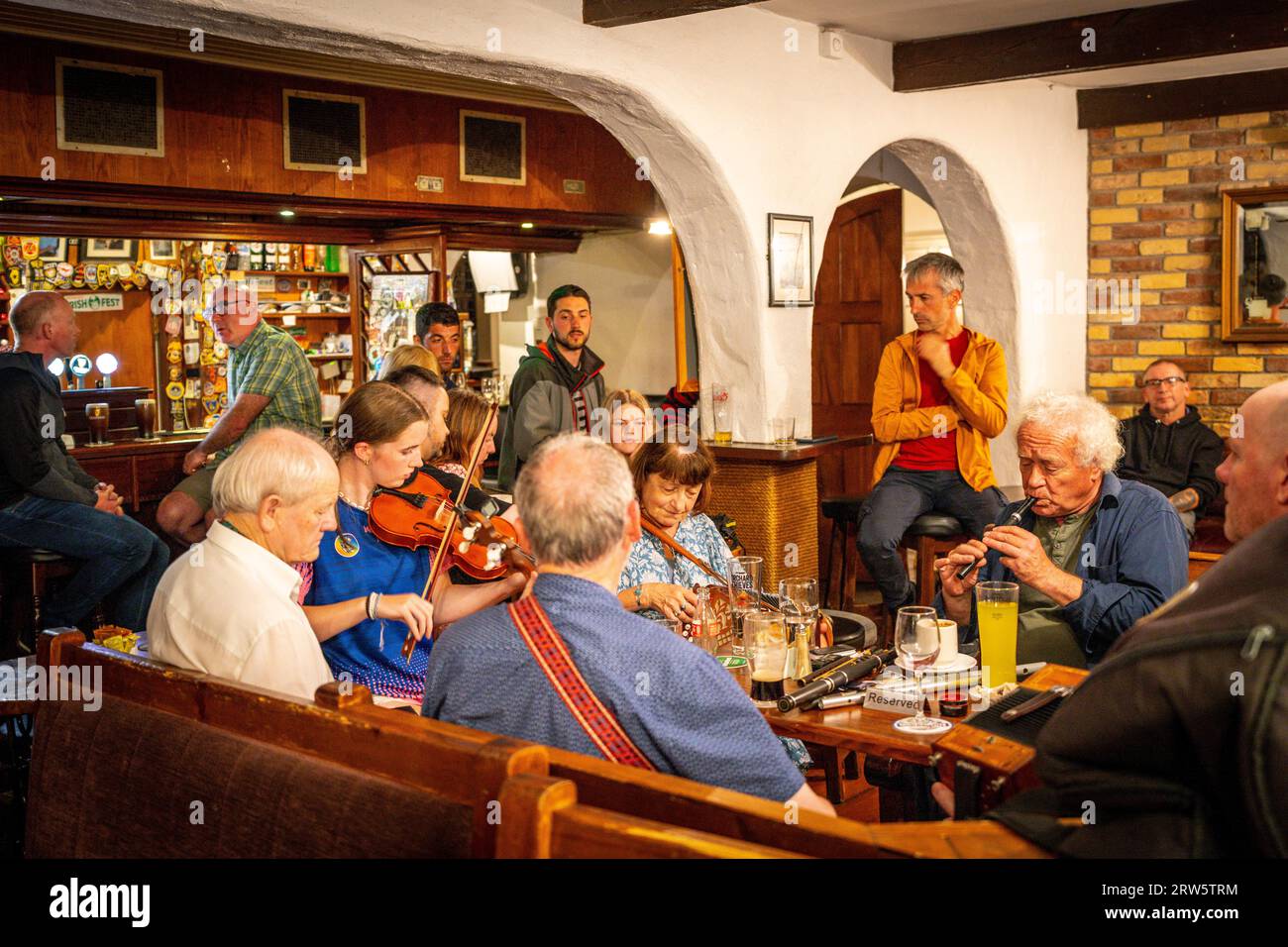 Celtic Musical Group in a Pub, Doolin, County Clare, Irland, Vereinigtes Königreich Stockfoto