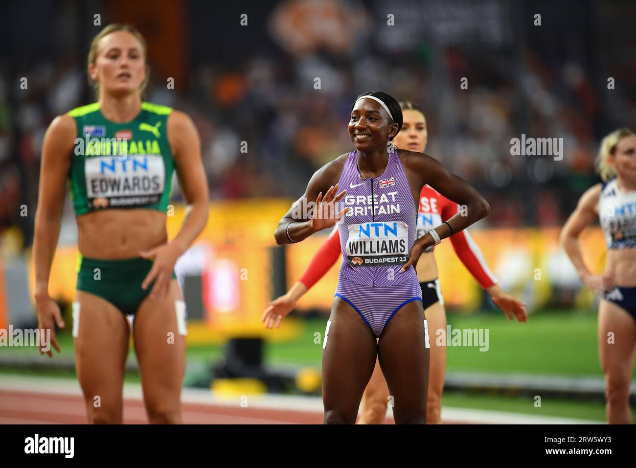 Bianca Williams von GB & NI, die am siebten Tag bei den Leichtathletik-Weltmeisterschaften im National Athletics Centre in in die 4 x 100-m-Läufe der Frauen eintrat Stockfoto