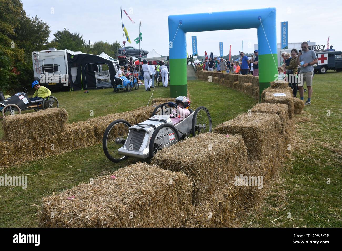Seifendose Derby. Kids Go Kart Challenge. Kop Hill Climb 2023. Klassisches Motorsport-Event in Princes Risborough, Buckinghamshire. Kinder. UK Stockfoto