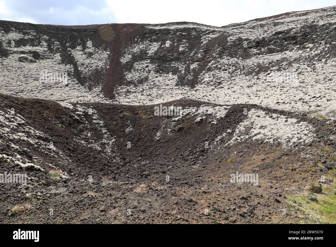 Der erloschene Vulkankrater Grabrok-Island Stockfoto