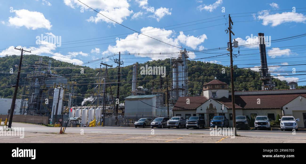 United Refining Company, ein internationales Ölproduktunternehmen an der Pennsylvania Avenue East in Warren, Pennsylvania, USA Stockfoto