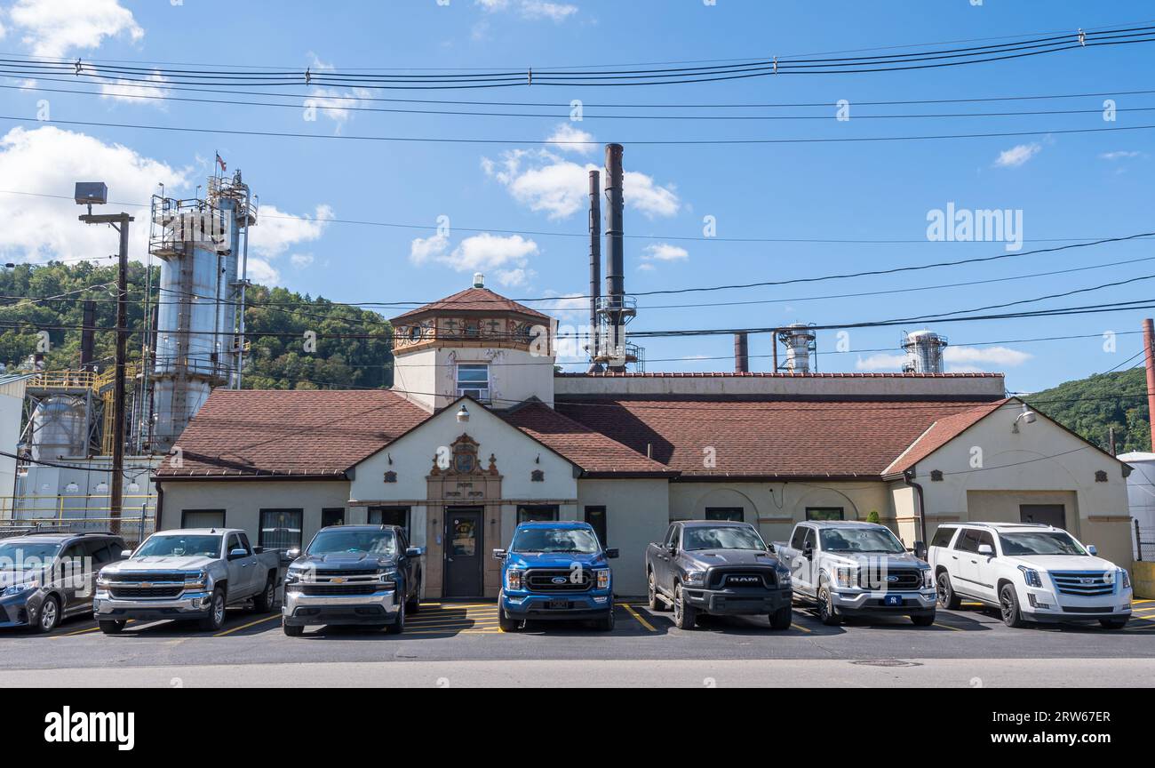 United Refining Company, ein internationales Ölproduktunternehmen an der Pennsylvania Avenue East in Warren, Pennsylvania, USA Stockfoto
