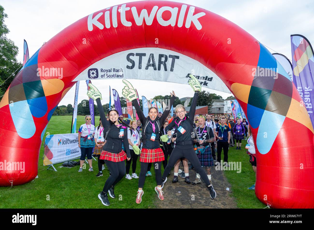 Edinburgh, Schottland. 17. September 2023. Walkers Starting the Mighty Stride 21 Mile Charity Walk © Richard Newton / Alamy Live News Stockfoto