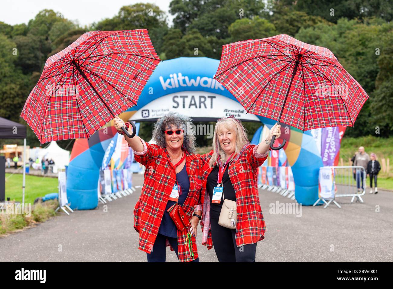 Edinburgh, Schottland. 17. September 2023. Walkers Starting the Wee Wander 8 Mile Charity Walk © Richard Newton / Alamy Live News Stockfoto