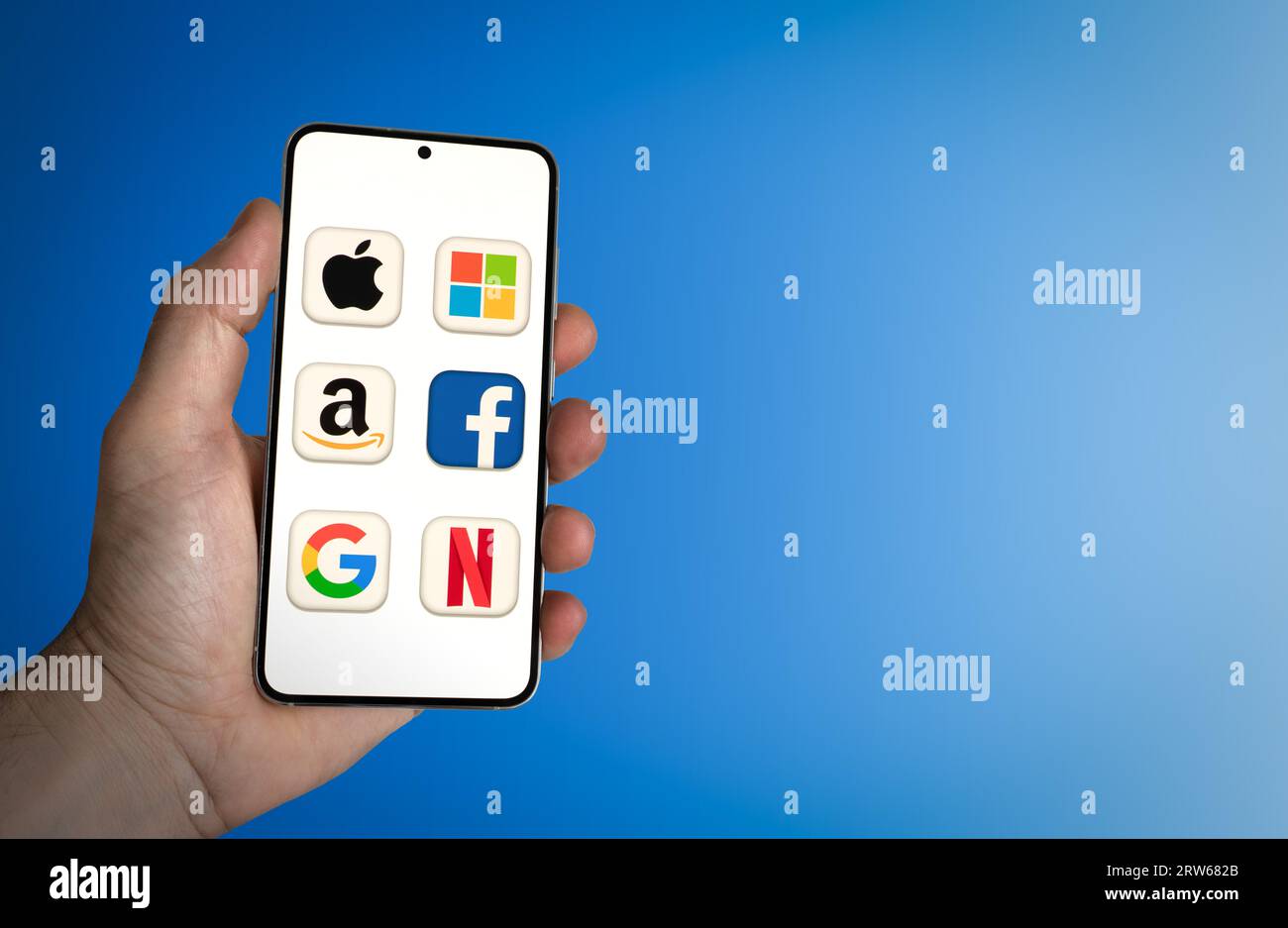 Die Logos des Unternehmens Big Tech werden auf dem Smartphone angezeigt Stockfoto