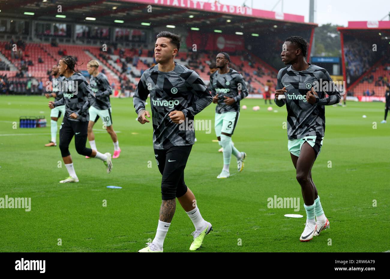 Chelsea warm Up vor dem Spiel in der Premier League im Vitality Stadium, Bournemouth. Bilddatum: Sonntag, 17. September 2023. Stockfoto