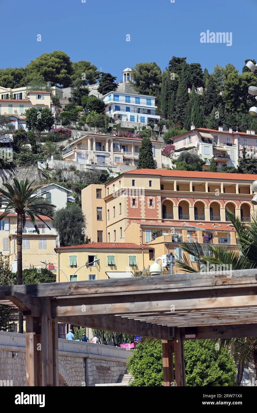 Gebäude in Menton, Alpes-Maritimes, Provence-Alpes-Cote d'Azur, Frankreich. Stockfoto