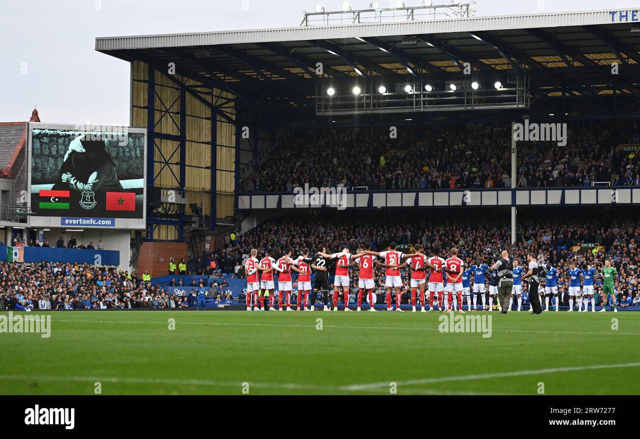 Liverpool, Großbritannien. September 2023. Beide Teams halten eine Schweigeminute für die Opfer der Ereignisse in Libyen und Morrocco während des Spiels der Premier League im Goodison Park, Liverpool. Auf dem Bild sollte stehen: Gary Oakley/Sportimage Credit: Sportimage Ltd/Alamy Live News Stockfoto