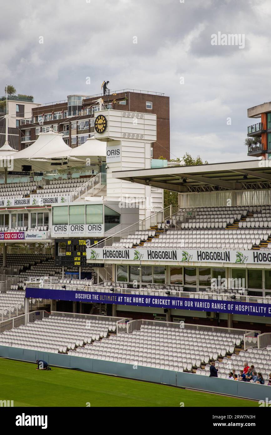Vater Time Wetterfahne auf Lord's Cricket Ground Stockfoto