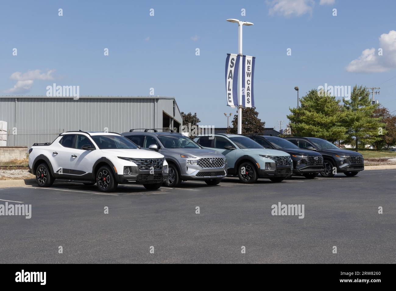 Lafayette - 15. September 2023: Autohaus der Hyundai Motor Company. Hyundai bietet die Modelle Tucson, Palisade, Elantra und IONIQ 5 an. Stockfoto