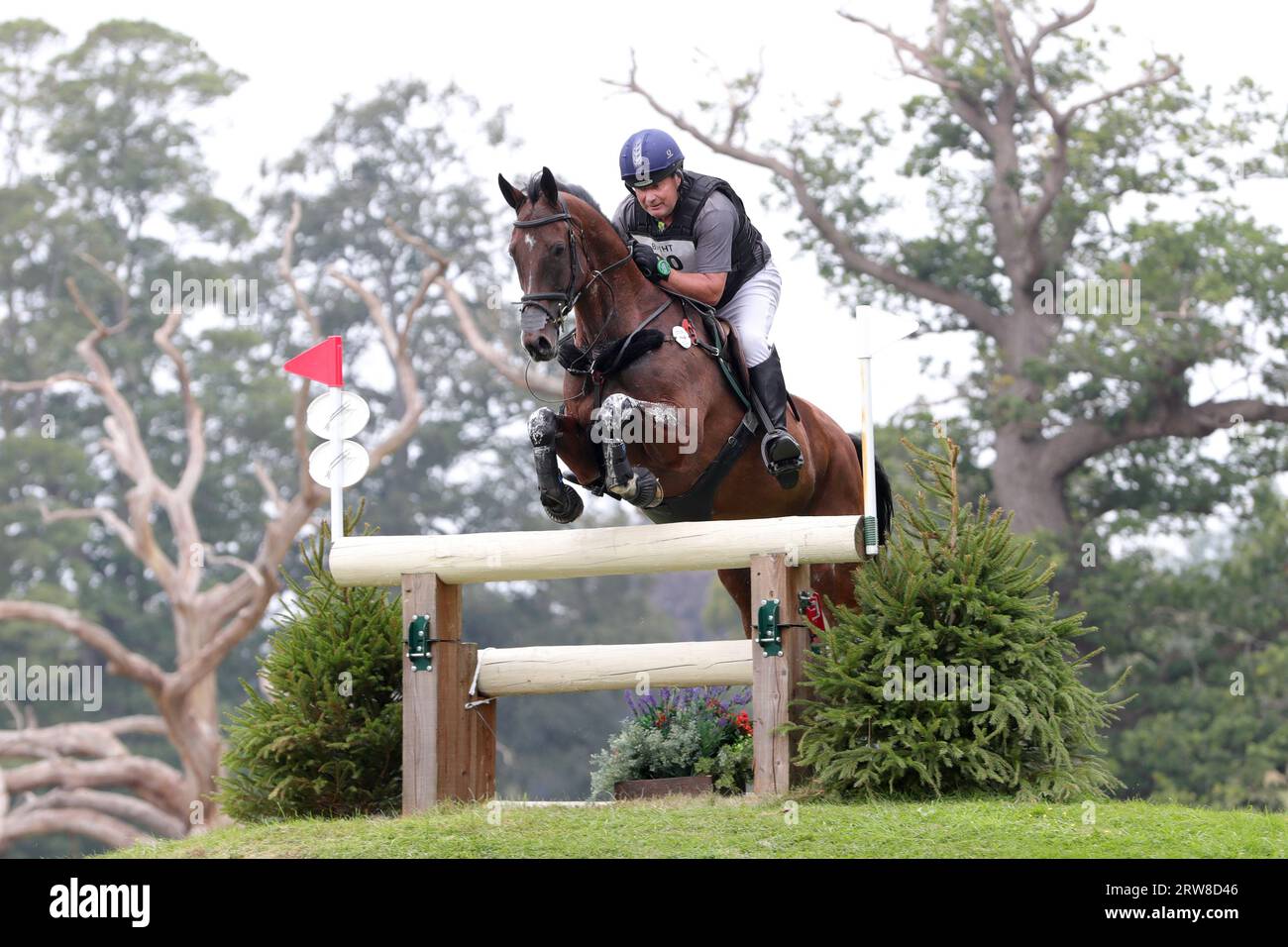 Michael Ryan reitet auf dem Claragh Mountain im CCI-L 4* während der internationalen Pferdeprüfungen im Blenheim Palace, Woodstock, Oxfordshire am Samstag, dem 16. September 2023. (Foto: Jon Bromley | MI News) Credit: MI News & Sport /Alamy Live News Stockfoto