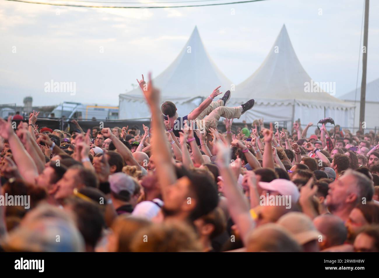 Frankreich. September 2023. Massenhysterie - Fete de l Humanite sur la Base 217 en Essonne. (Foto: Lionel Urman/SIPA USA) Credit: SIPA US/Alamy Live News Stockfoto