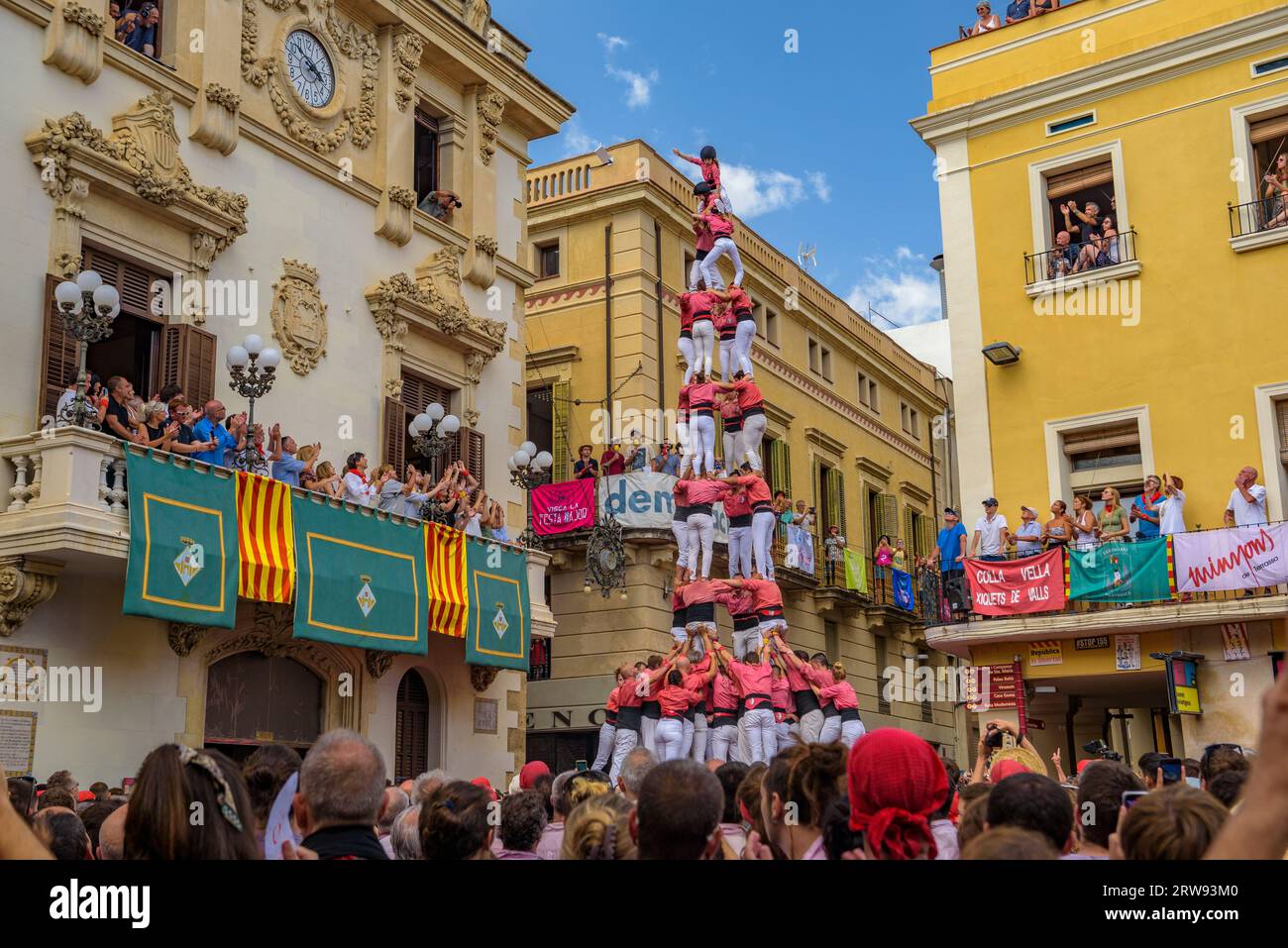 Castells (menschliche Türme) am Sant Fèlix Tag von 2022. Das wichtigste Festival von Vilafranca del Penedès (Barcelona, Katalonien, Spanien) Stockfoto