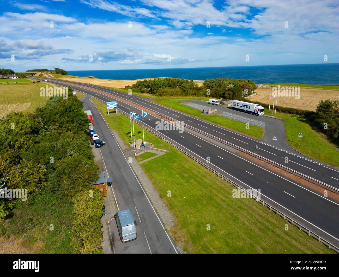 Luftaufnahme der Anglo Scottish ( England/Schottland) Grenze an der A1 bei Lamberton in Scottish Borders, Schottland, UK Stockfoto