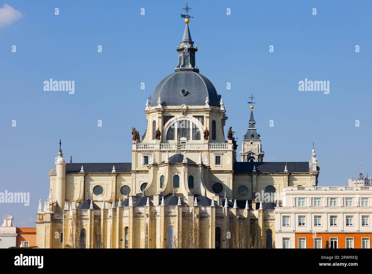 Basilika San Francisco el Grande äußere Architektur in Madrid, Spanien Stockfoto