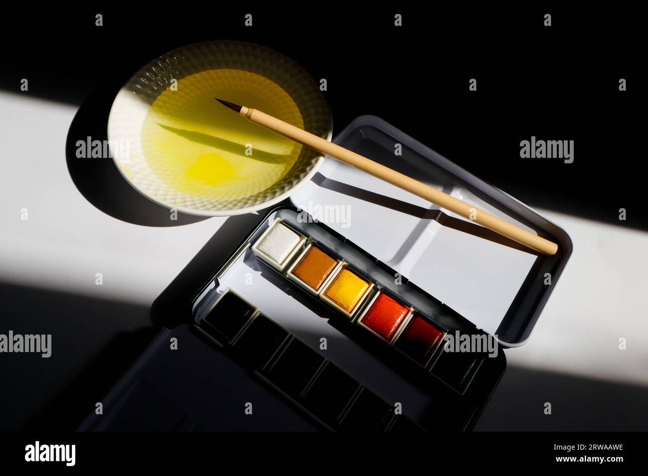 Aquarellpinsel und Lackkoffer Stockfoto