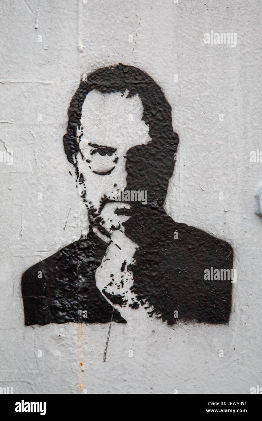 Graffiti-Porträt des Apple-Mitgründers Steve Jobs irgendwo in den Niederlanden. Stockfoto