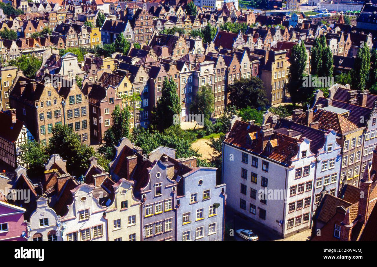 Polen, Überblick über das Zentrum von Danzig mit den von niederländischen Architekten entworfenen Häusern aus dem 19. Jahrhundert. Stockfoto