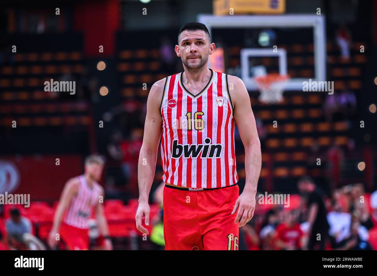 Athen, Griechenland. September 2023. 16 Kostas Papanikolaou von Olympiacos BC während des Freundschaftsspiels zwischen Olympiacos BC und Olimpia Milano im Friedens- und Freundschaftsstadion am 17. September 2023 in Athen, Griechenland. Quelle: Unabhängige Fotoagentur/Alamy Live News Stockfoto