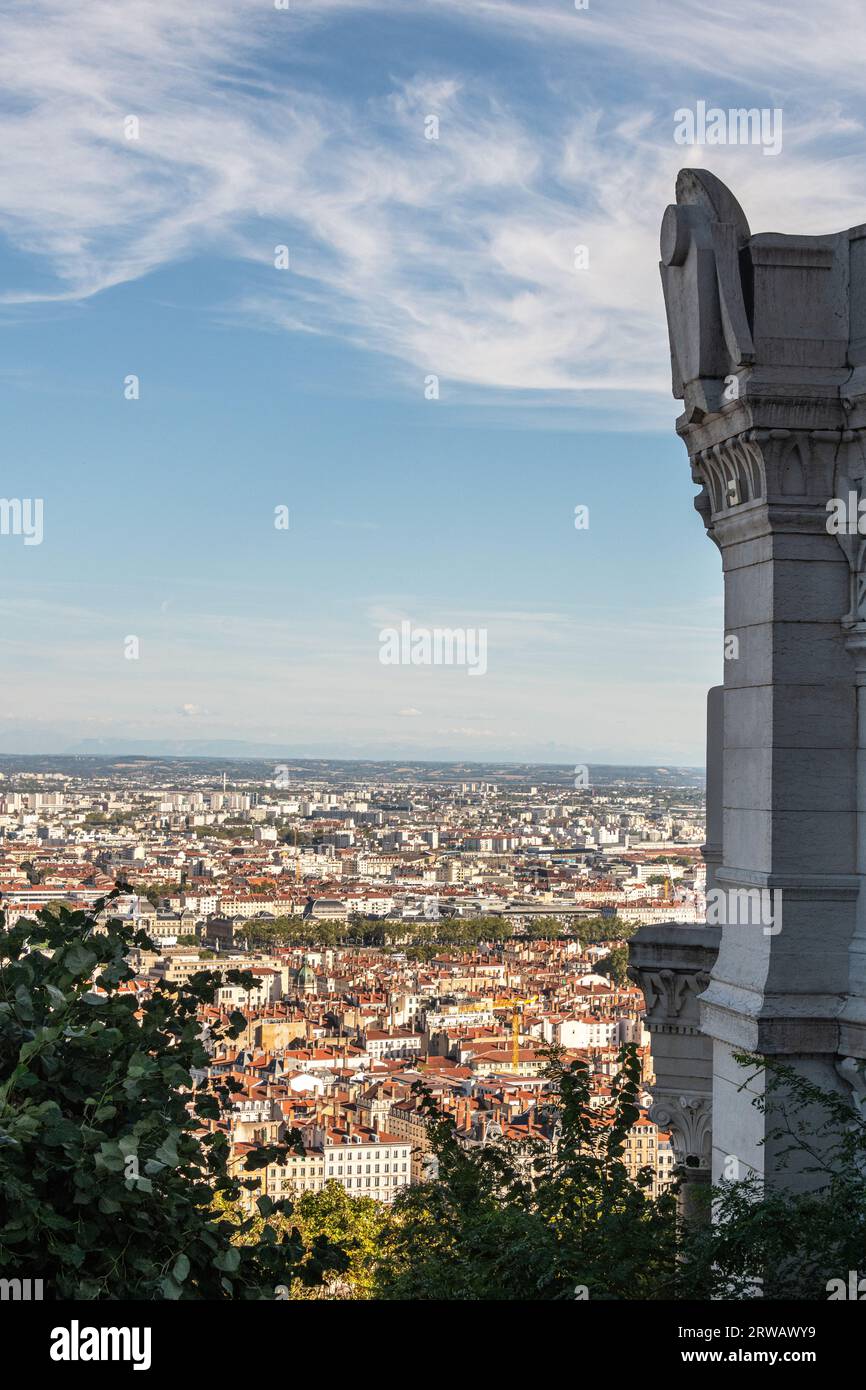 Panoramablick auf Lyon von der Basilika Notre Dame de Fourviere, Lyon, Rhonealpen, Frankreich. Stockfoto