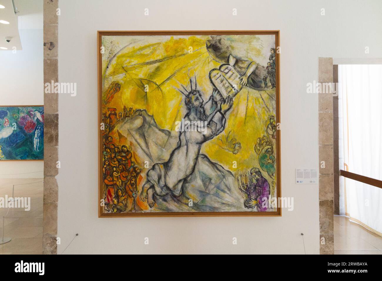 Marc Chagalls Gemälde „Mose recevant les tables de la loi“ (Moses erhält die Gesetzestafeln) ist im Musée National Marc Chagall in Nizza zu sehen. Frankreich. (135) Stockfoto