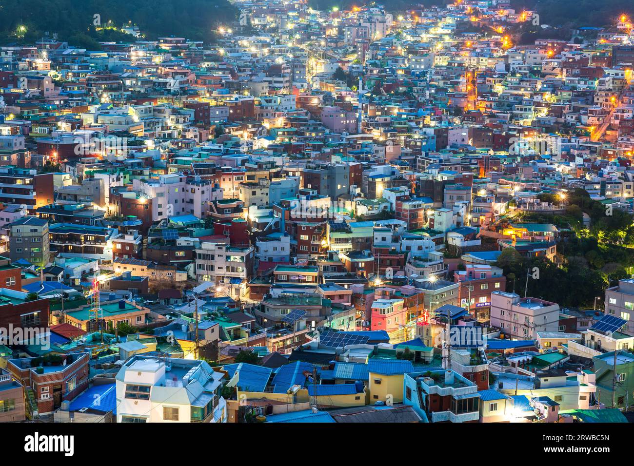 Der nächtliche Blick auf die Stadt vom Observatorium Stockfoto