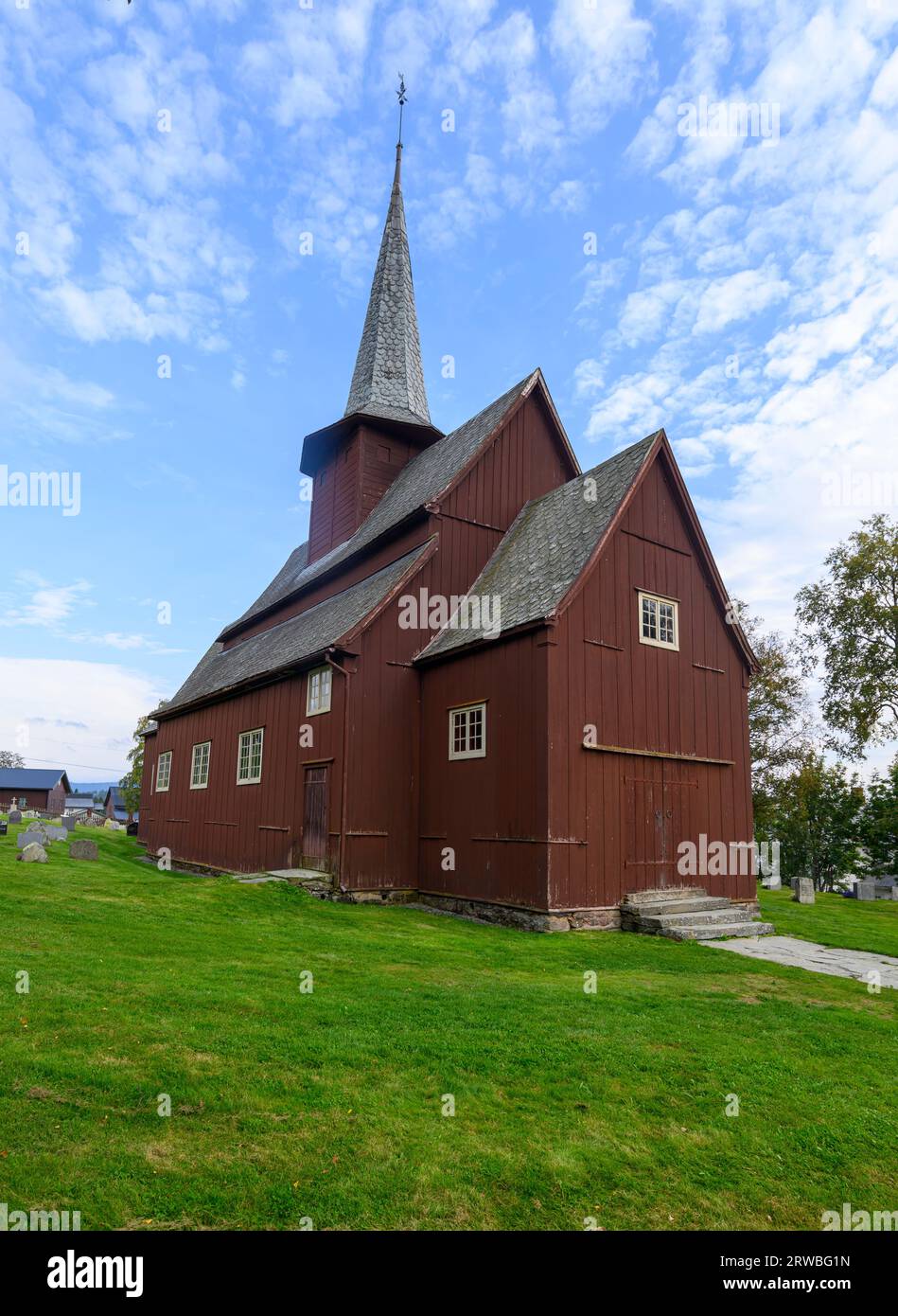 Die Hegge Stave Church ist eine Stabkirche aus dem 13. Jahrhundert im Dorf Hegge (Gemeinde Øystre Slidre, Innlandet) in Norwegen. Stockfoto