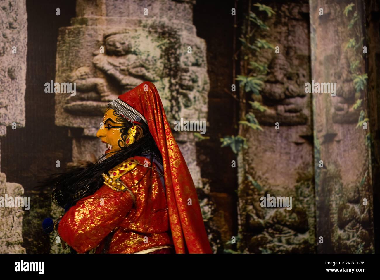 KOCHI, INDIEN - 28. JANUAR 2023: Dancers in Indian Theatre, Kerala, Indien. Hochwertige Fotos Stockfoto