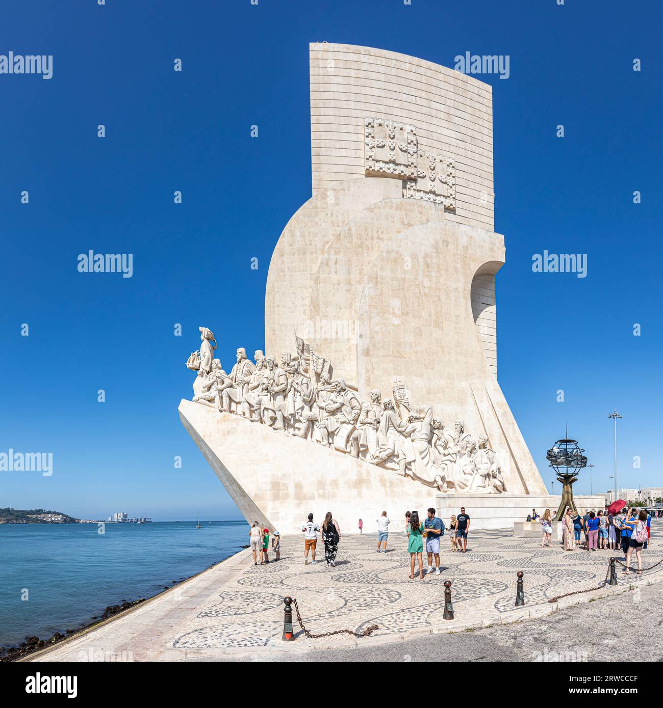 „Padrão dos Descobrimentos“ das Denkmal für die Entdeckungen in Lissabon (Portugal) wurde 1960 zu Ehren von Dom Henrique de Avis errichtet. Stockfoto