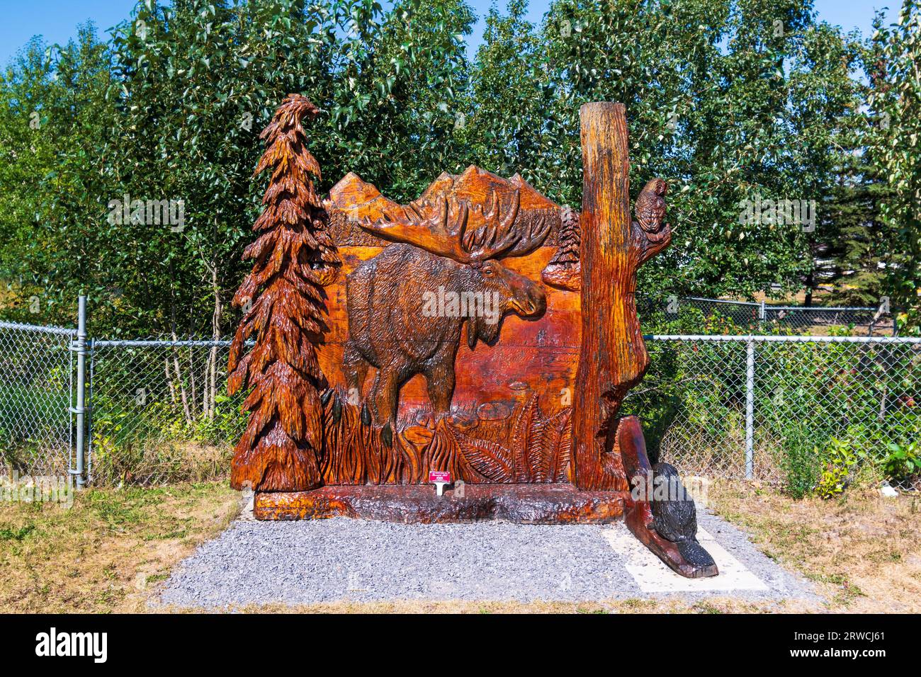Chetwynd, BC, Kanada - 19. August 2022: Amazing Wood Carvings Along Carvers Row, Sommer 2022. Stockfoto