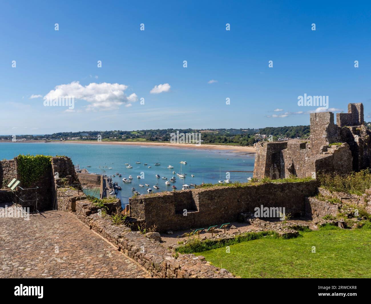 Mont Orgueil Castle und Gorey Harbour, Jersey Stockfoto