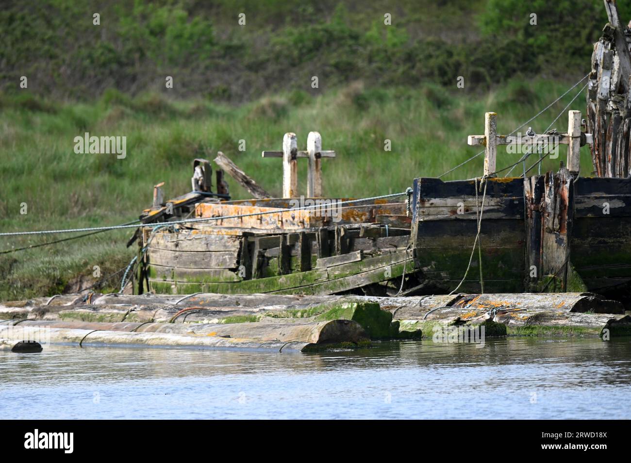 Die Überreste eines alten Bootes in Saint Osyth, Essex Stockfoto