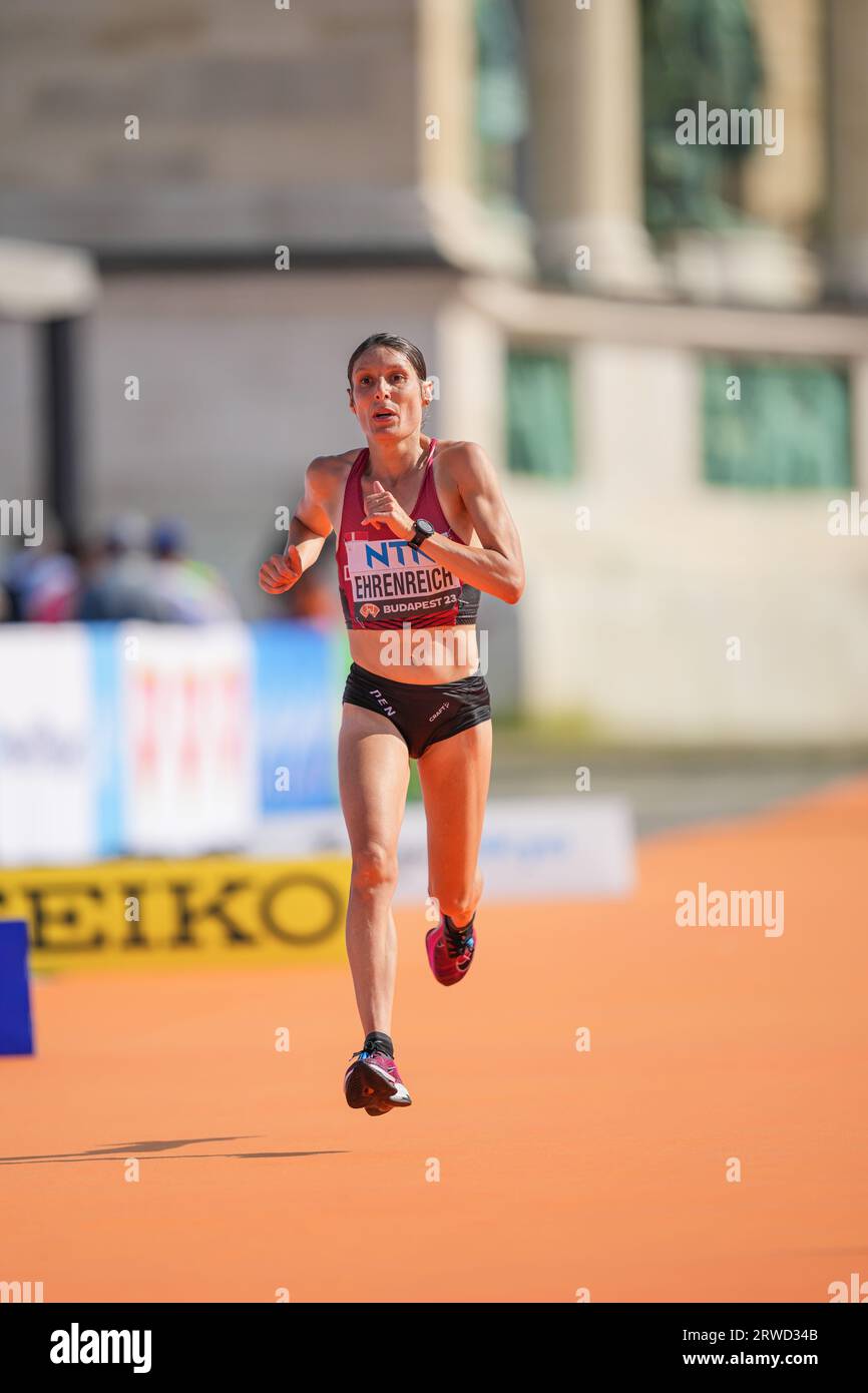 Karen Ehrenreich nahm am Marathon der Leichtathletik-Weltmeisterschaften in Budapest 2023 Teil. Stockfoto