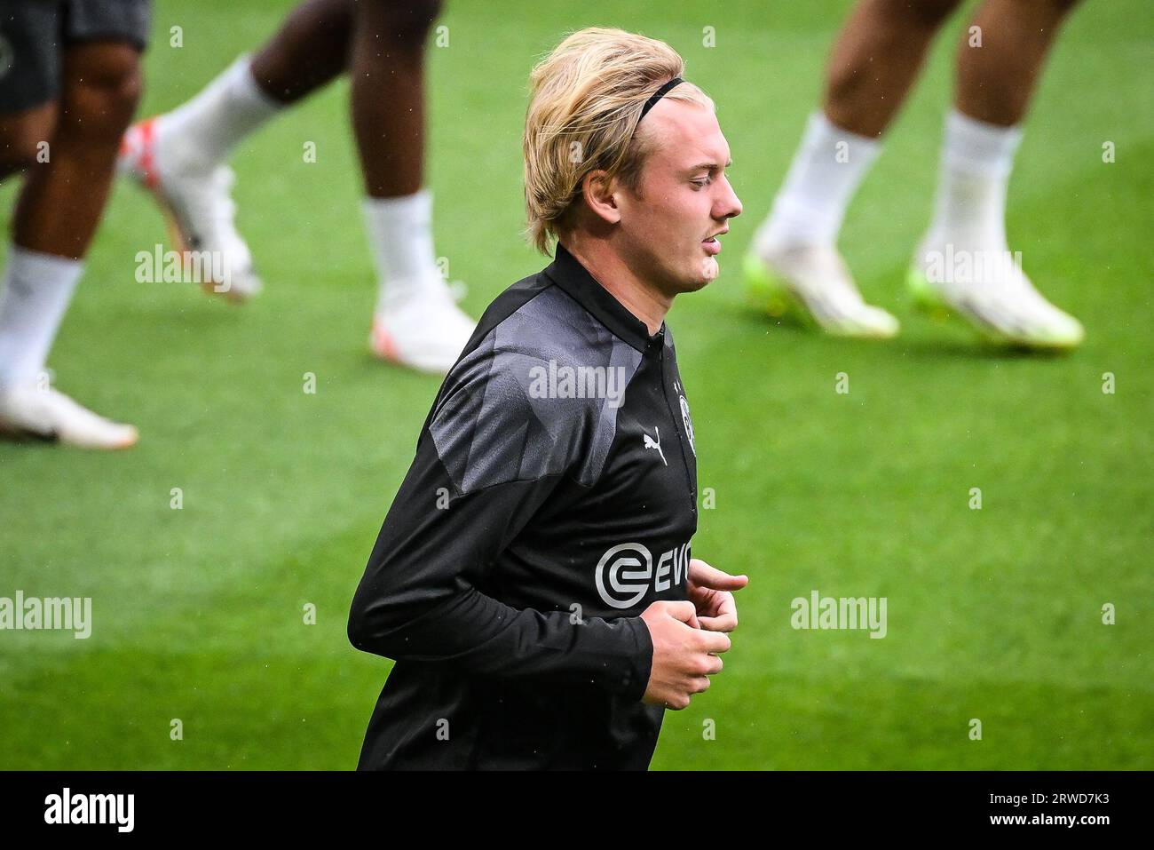 Paris, Frankreich, Frankreich. September 2023. Julian BRANDT von Borussia Dortmund während einer Borussia Dortmund Trainingsveranstaltung im Parc des Princes Stadium am 18. September 2023 in Paris, Frankreich. (Bild: © Matthieu Mirville/ZUMA Press Wire) NUR REDAKTIONELLE VERWENDUNG! Nicht für kommerzielle ZWECKE! Stockfoto