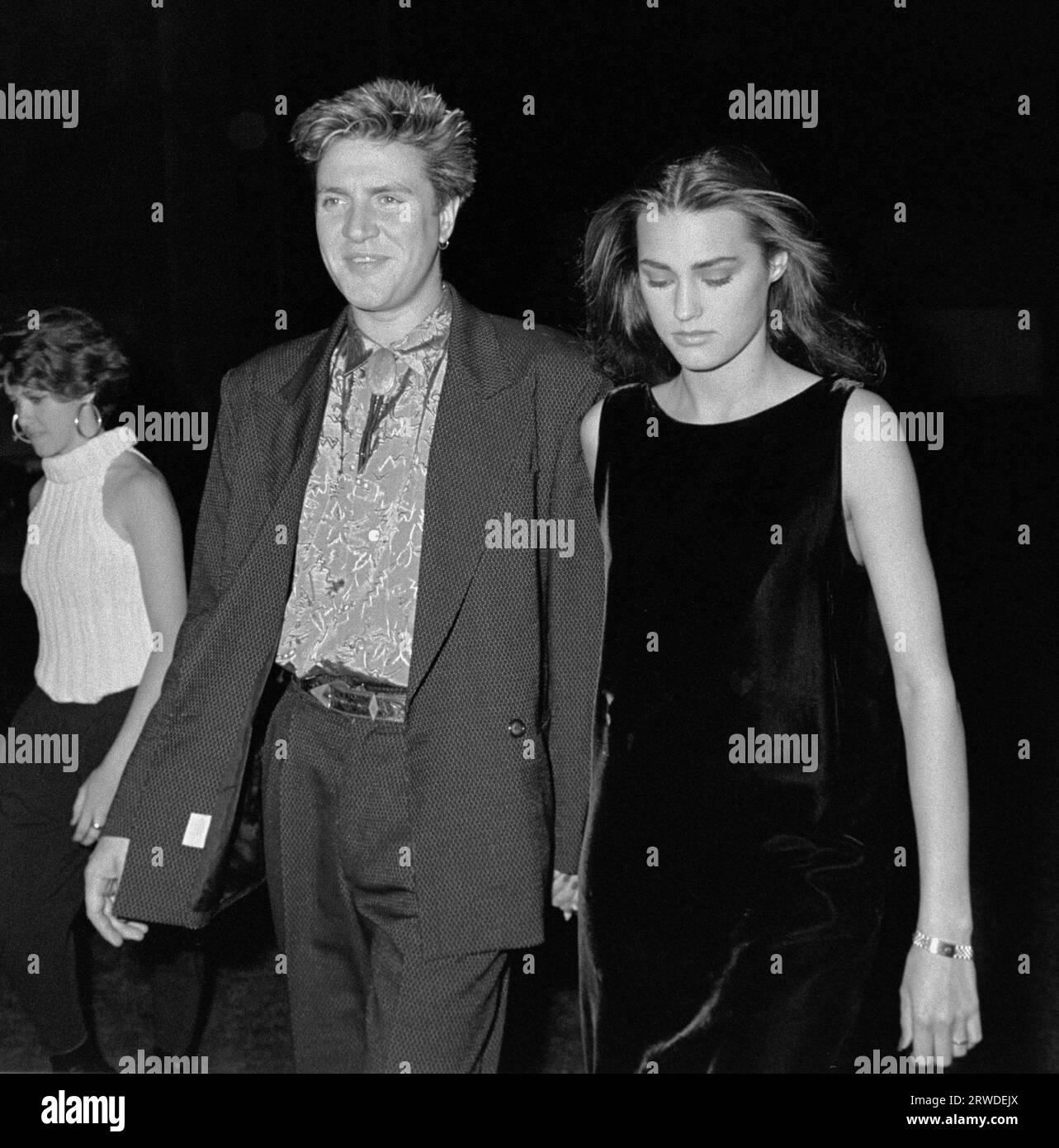 LONDON, GROSSBRITANNIEN. c.1986: Duran Duran-Star Simon Le Bon und Ehefrau Yasmin Le Bon verlassen eine Party in London. Datei Foto © Paul Smith/Featureflash Stockfoto