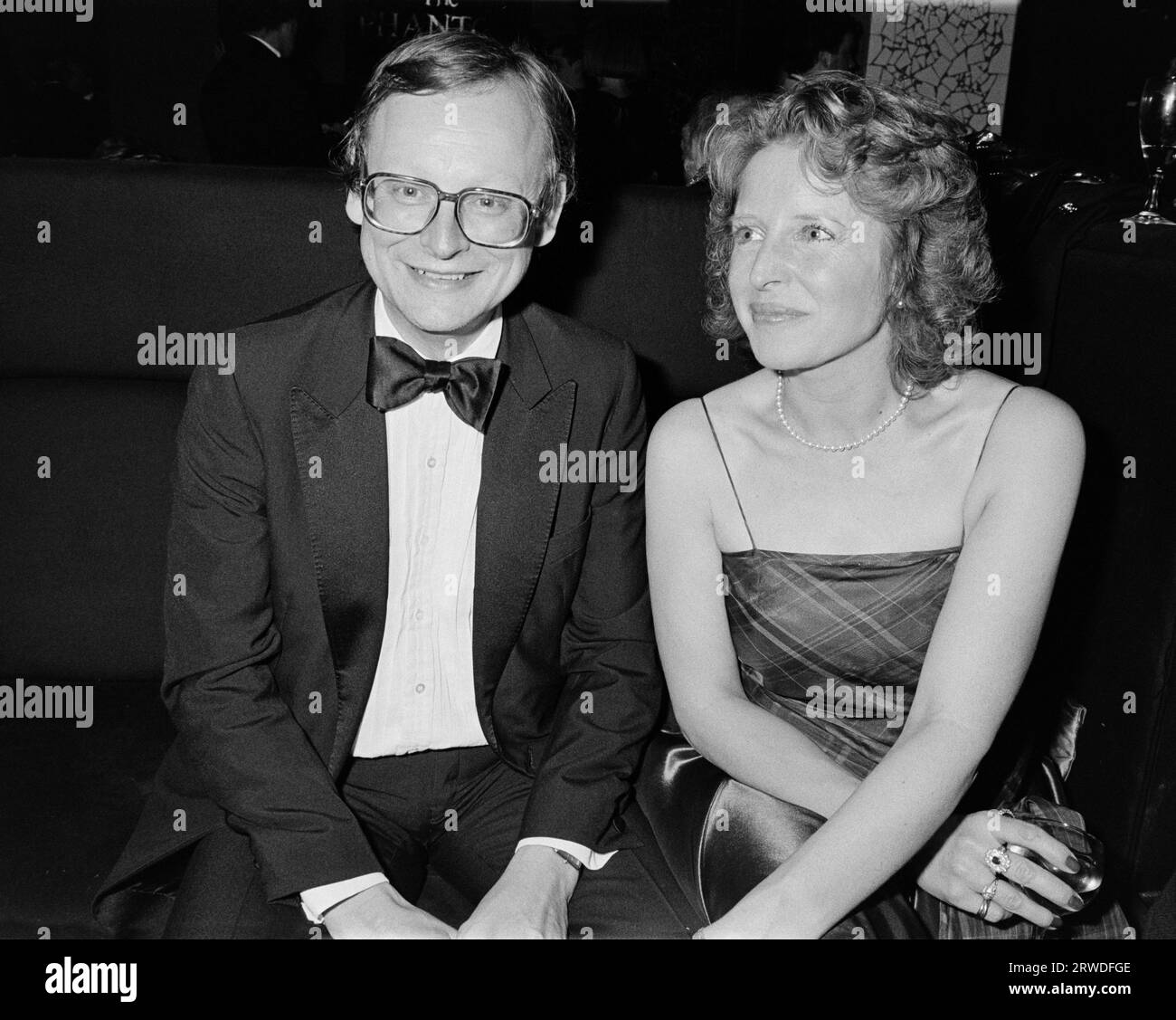 LONDON, GROSSBRITANNIEN. 9. Oktober 1986: John Gummer, Parlamentsabgeordnete und Ehefrau Penny Gummer bei der Opening Night Party für „The Phanthom of the Opera“ in London. Datei Foto © Paul Smith/Featureflash Stockfoto