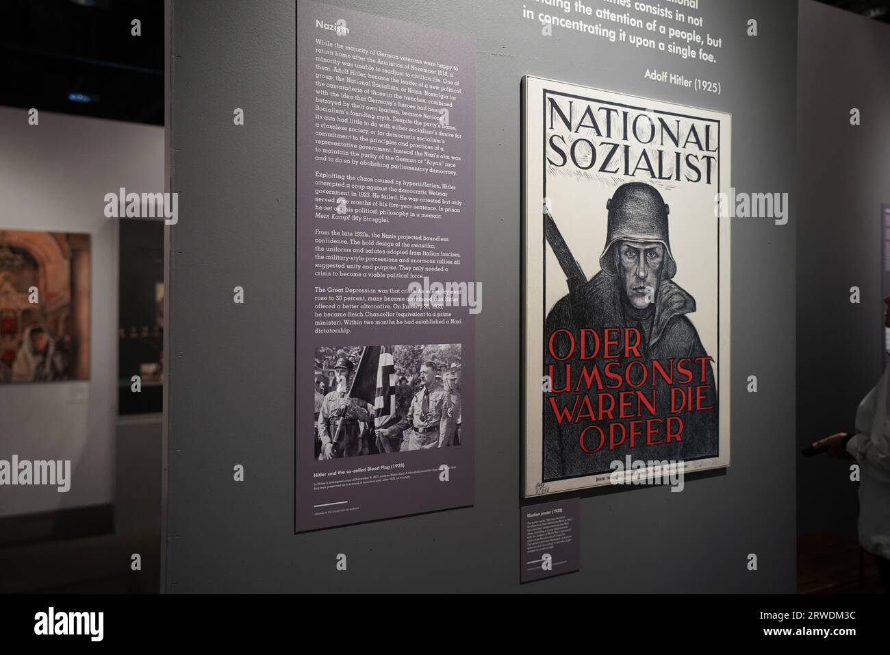 „Auschwitz. Vor nicht allzu langer Zeit. Nicht weit entfernt.“ Ausstellung in der Ronald Reagan Presidential Library. Mehr als 700 originale Objekte von historischem, menschlichem Wert. Stockfoto
