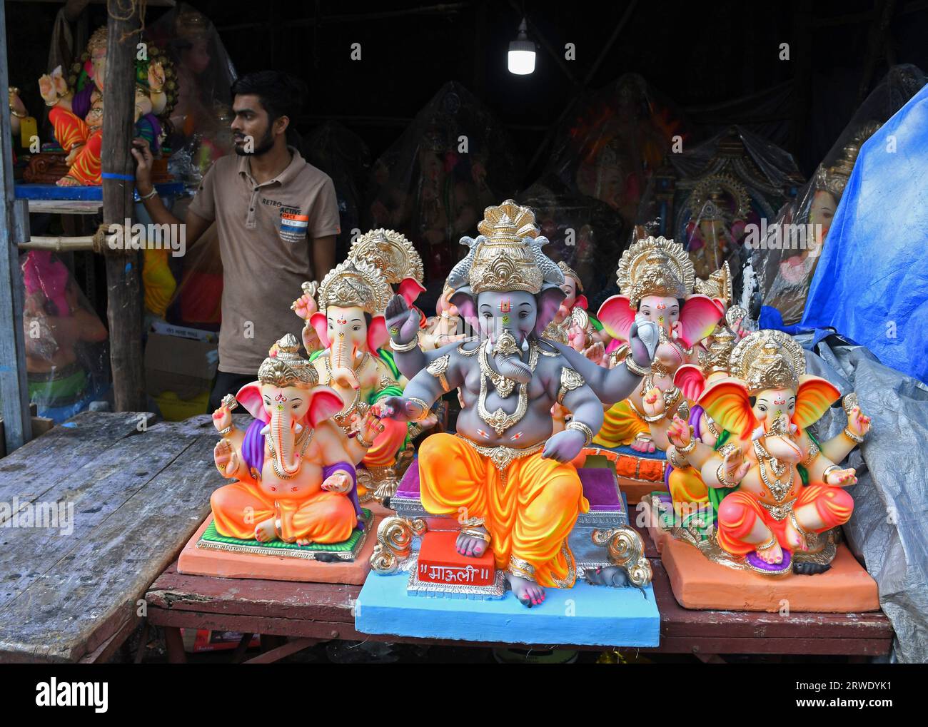 Mumbai, Indien. September 2023. Die Idole des Elefantengottes Ganesh werden am Vorabend des Mumbai, Indien. September 2023. Die Idole des Elefantengottes Ganesh werden am Vorabend des
