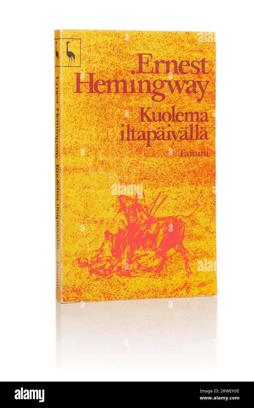 Ernest Hemingways Roman Tod am Nachmittag. Hier in finnischer Taschenbuch-Ausgabe von 1972 Stockfoto