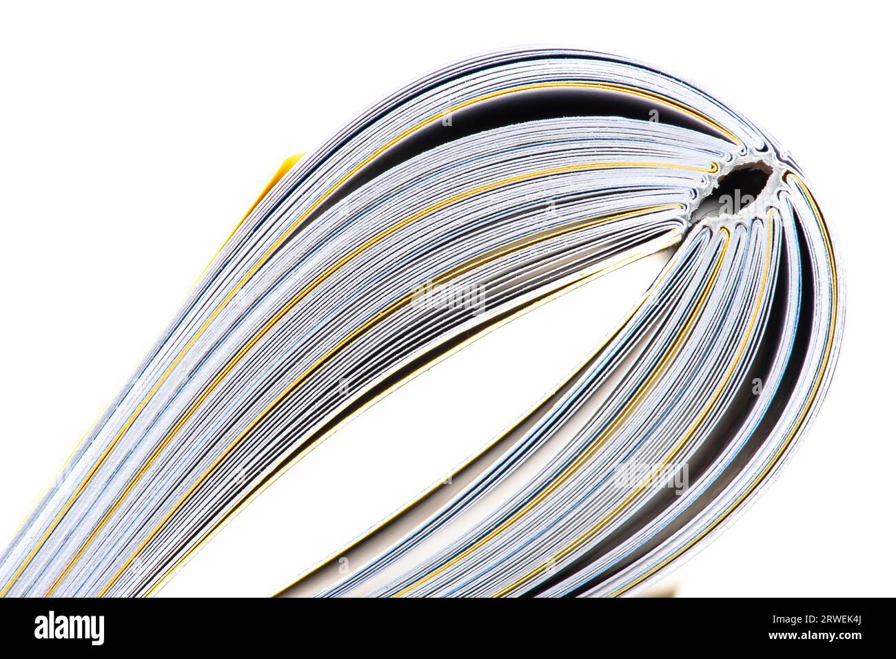 Öffnen Sie das Buch mit Seitenrändern, die auf weißem Hintergrund isoliert sind Stockfoto