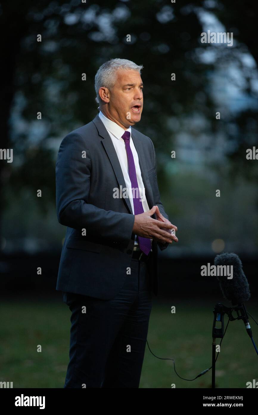 London, Vereinigtes Königreich. September 2023. Steve Barclay, Secretary of State for Health and Social Care, wird in Westminster während der morgendlichen Medienrunde gesehen. Quelle: Tayfun Salci / Alamy Live News Stockfoto