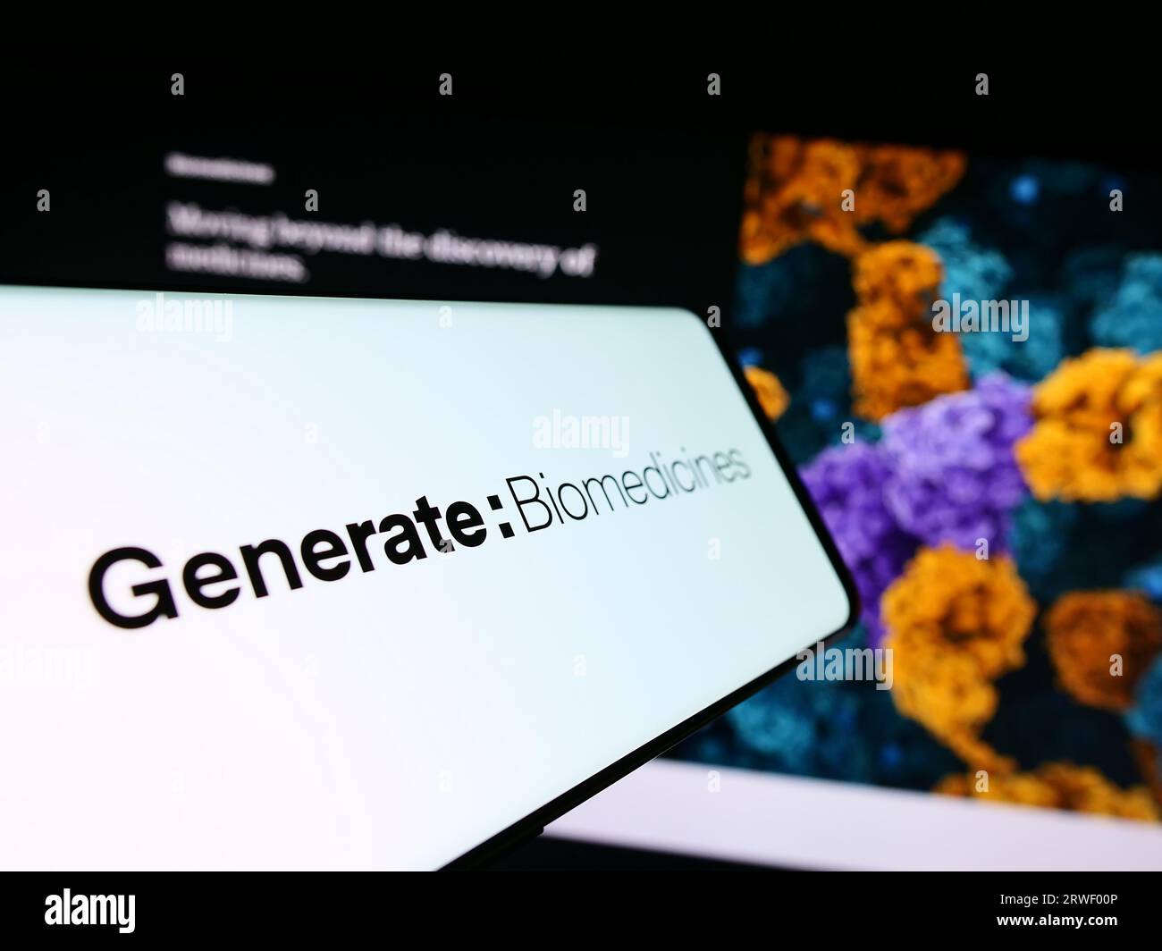 Mobiltelefon mit Logo des amerikanischen Biotechnologie-Unternehmens Generate Biomedicines auf dem Bildschirm vor der Website. Konzentrieren Sie sich auf die Mitte der Telefonanzeige. Stockfoto