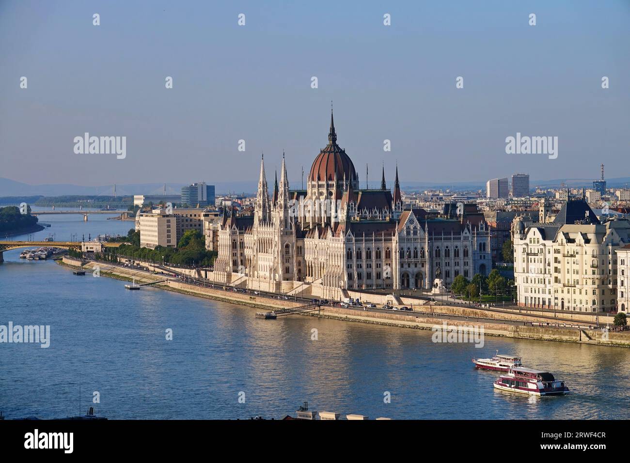 Ungarischen Parlament und Donau, Budapest, Ungarn Stockfoto