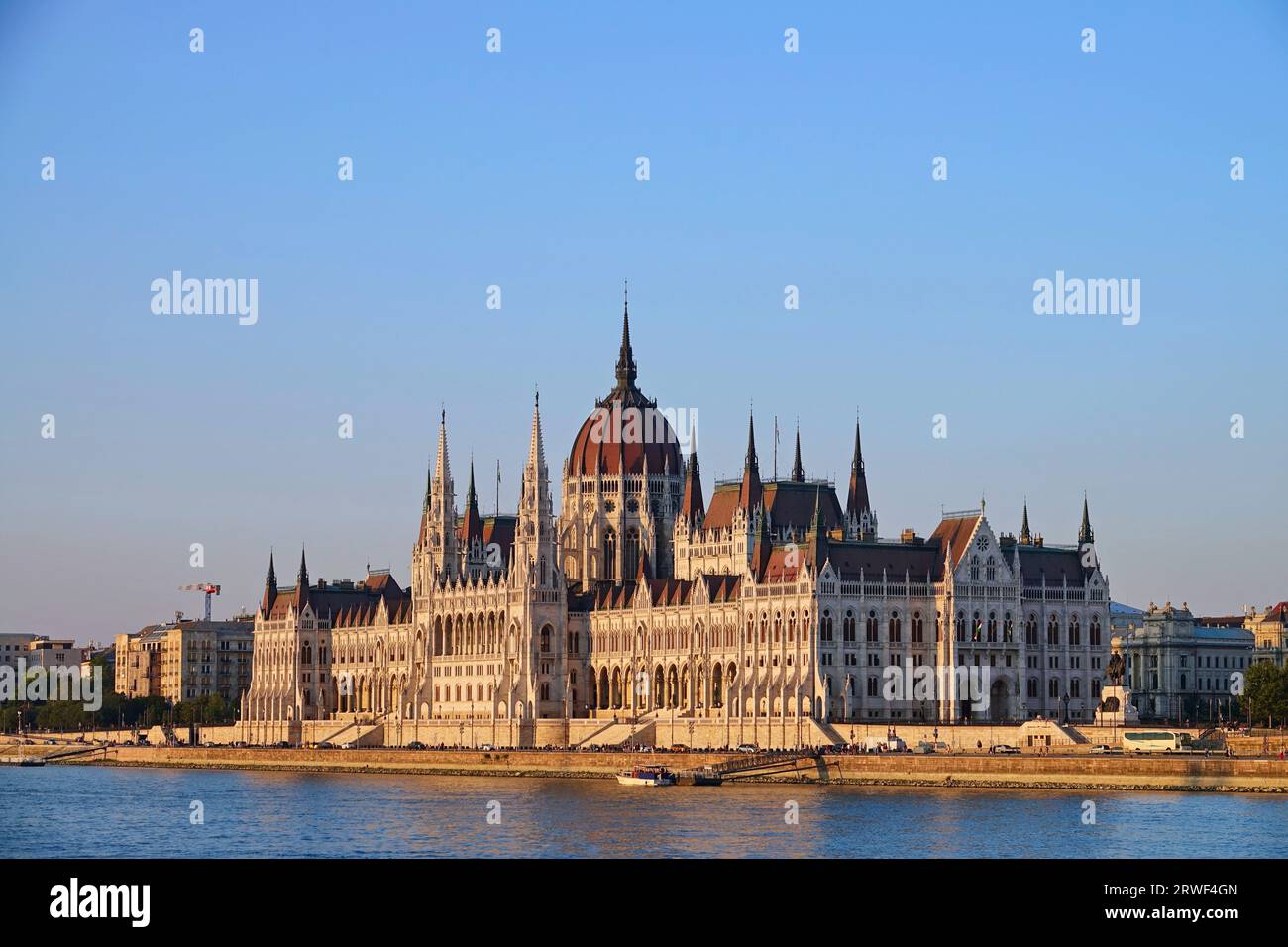 Ungarischen Parlament und Donau, Budapest, Ungarn Stockfoto