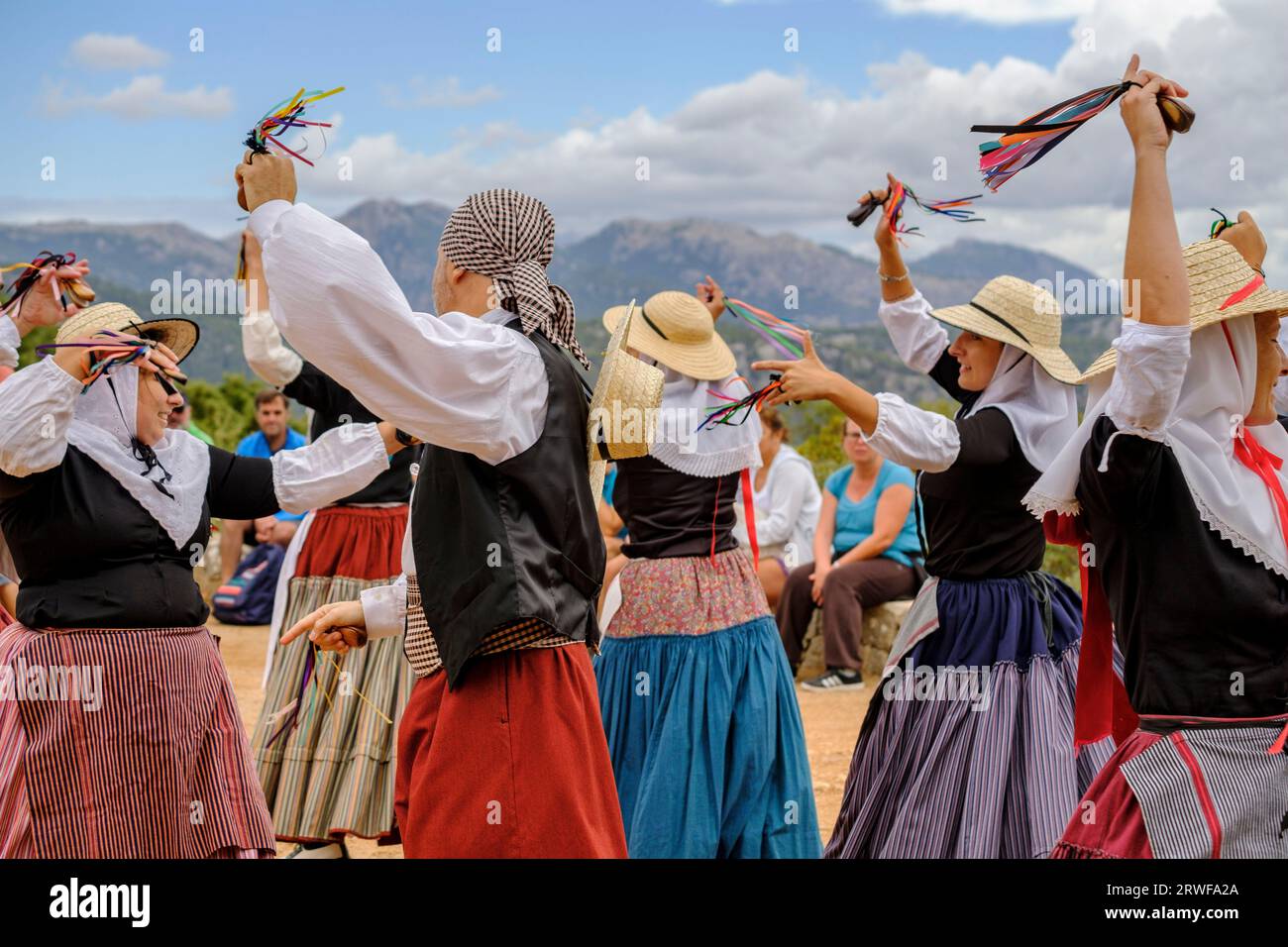 Romeria y Baile de boleros tradicionales, ermita de Maristel·la , santuario dedicado a la Virgen del Carmen, fundado en 1890, bosque de Son Ferrà, Es Stockfoto